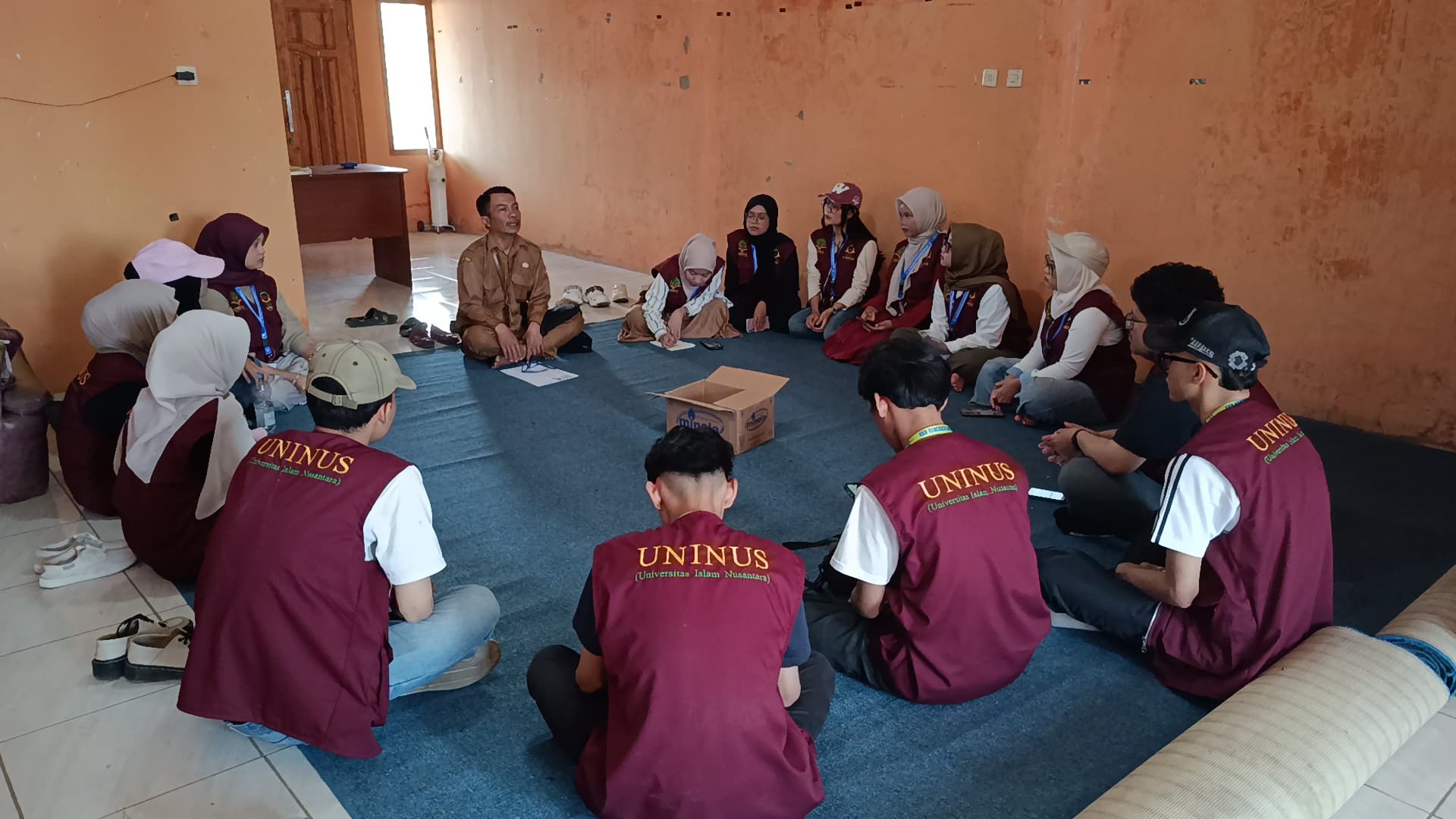 PEMERINTAH DESA BEKALI MAHASISWA KKN UNINUS DENGAN PROFIL DAN POTENSI DESA RANCAKALONG