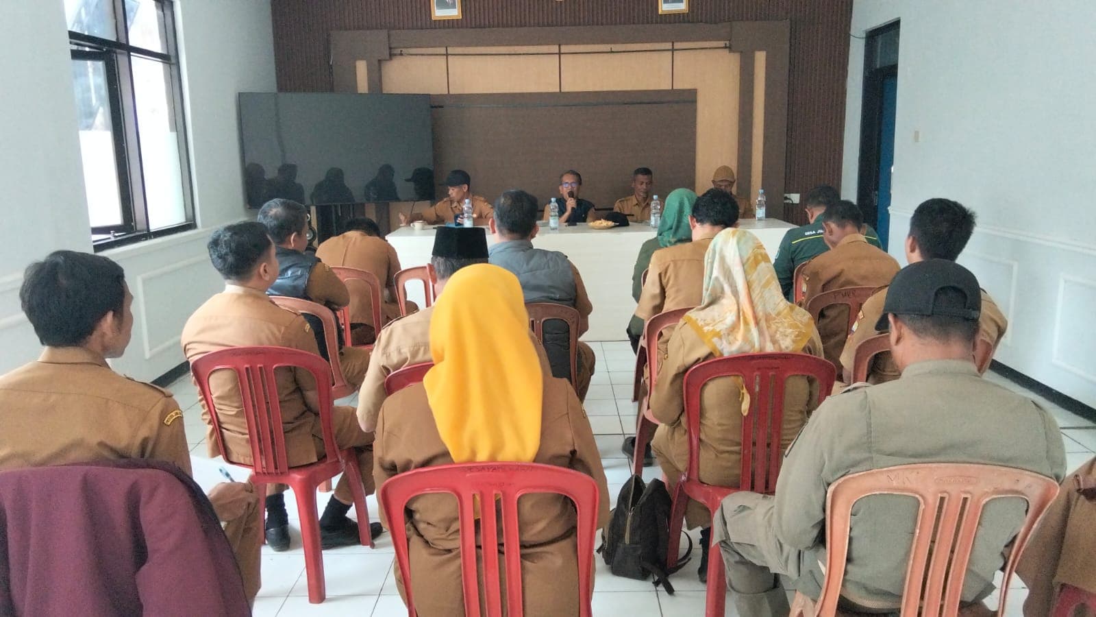 Monev Semester I APBDes 2026, Tim Kecamatan Evaluasi Pengelolaan Keuangan Desa Pamekaran 