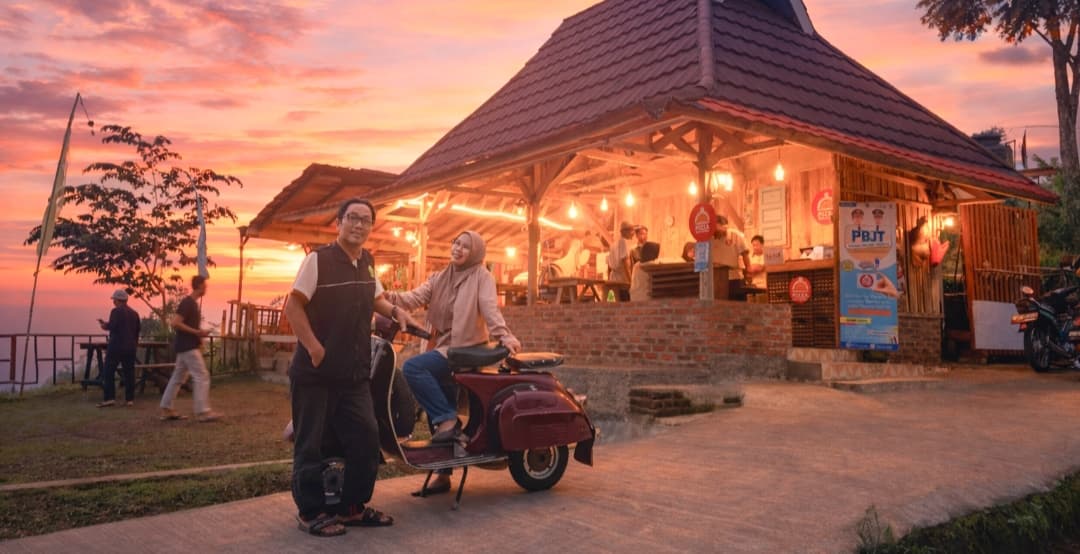 Pizza Alaambu, Saksi Carita wanci sariak layung