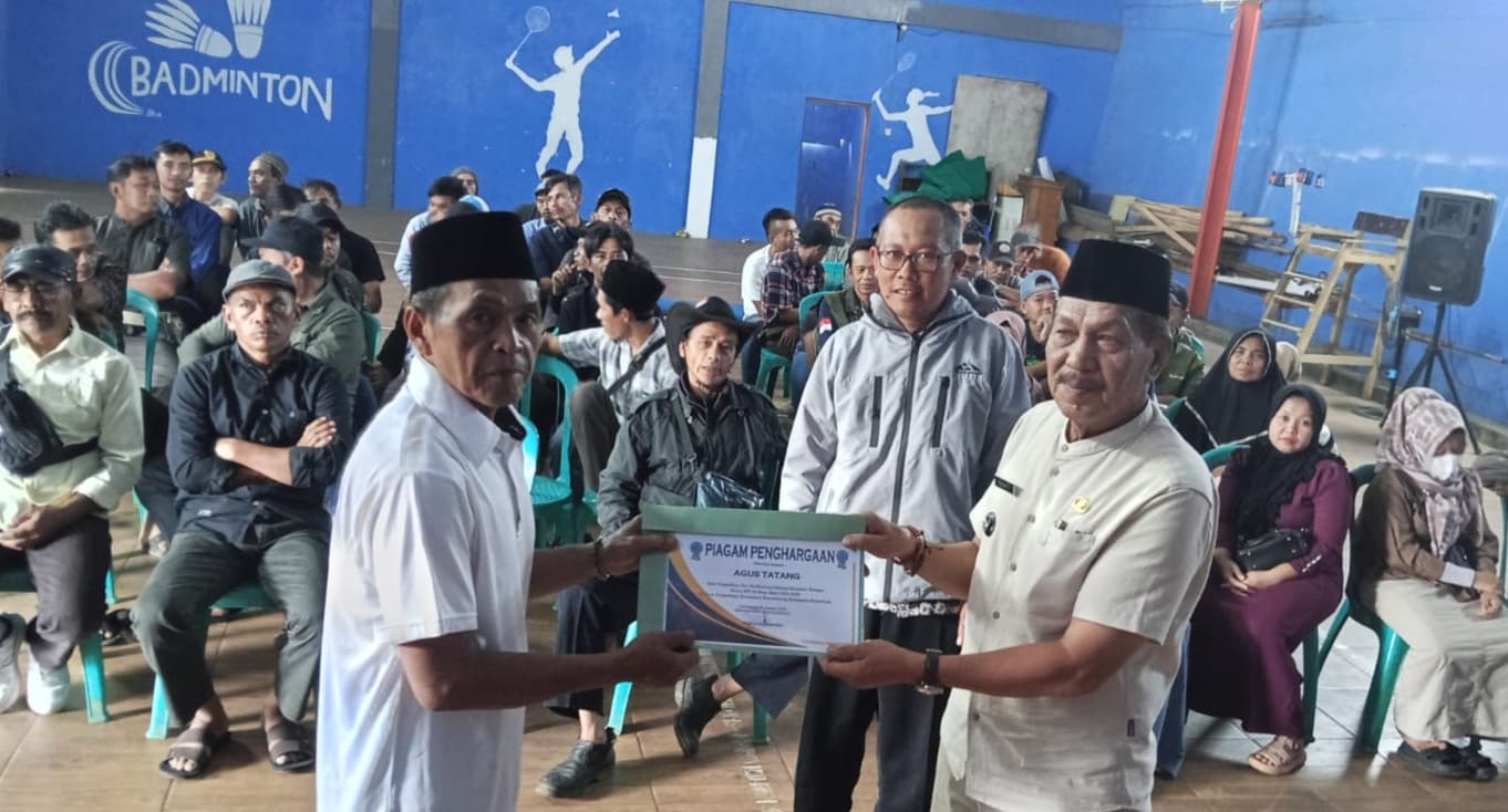 Sinergi Pemerintah Desa dan UPZ Pembagian Insentif RT/RW dan Sosialisasi Zakat Fitrah di Desa Pangadegan