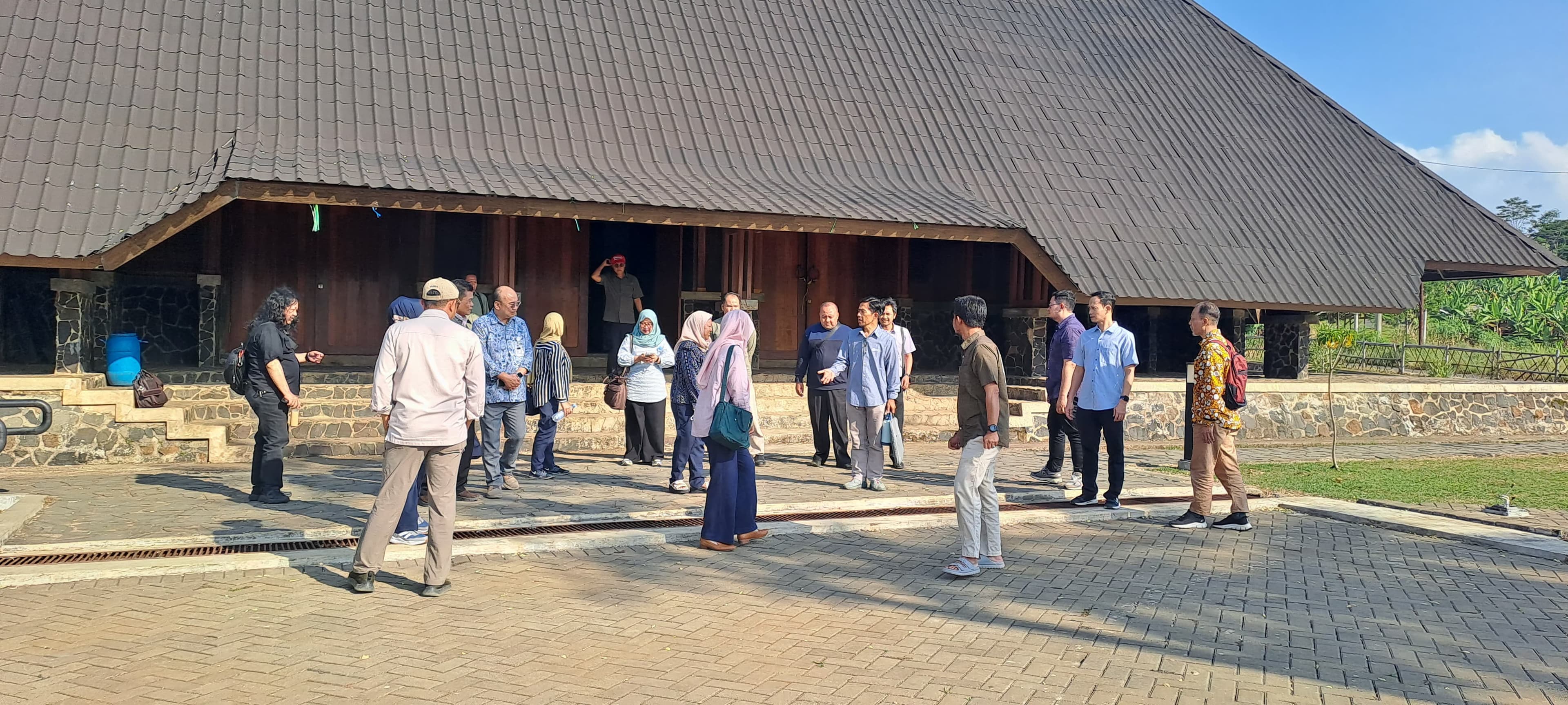 Bumdesma Rusa Emas Gandeng Tim Unpad Kembangkan Kawasan Geotheater 
