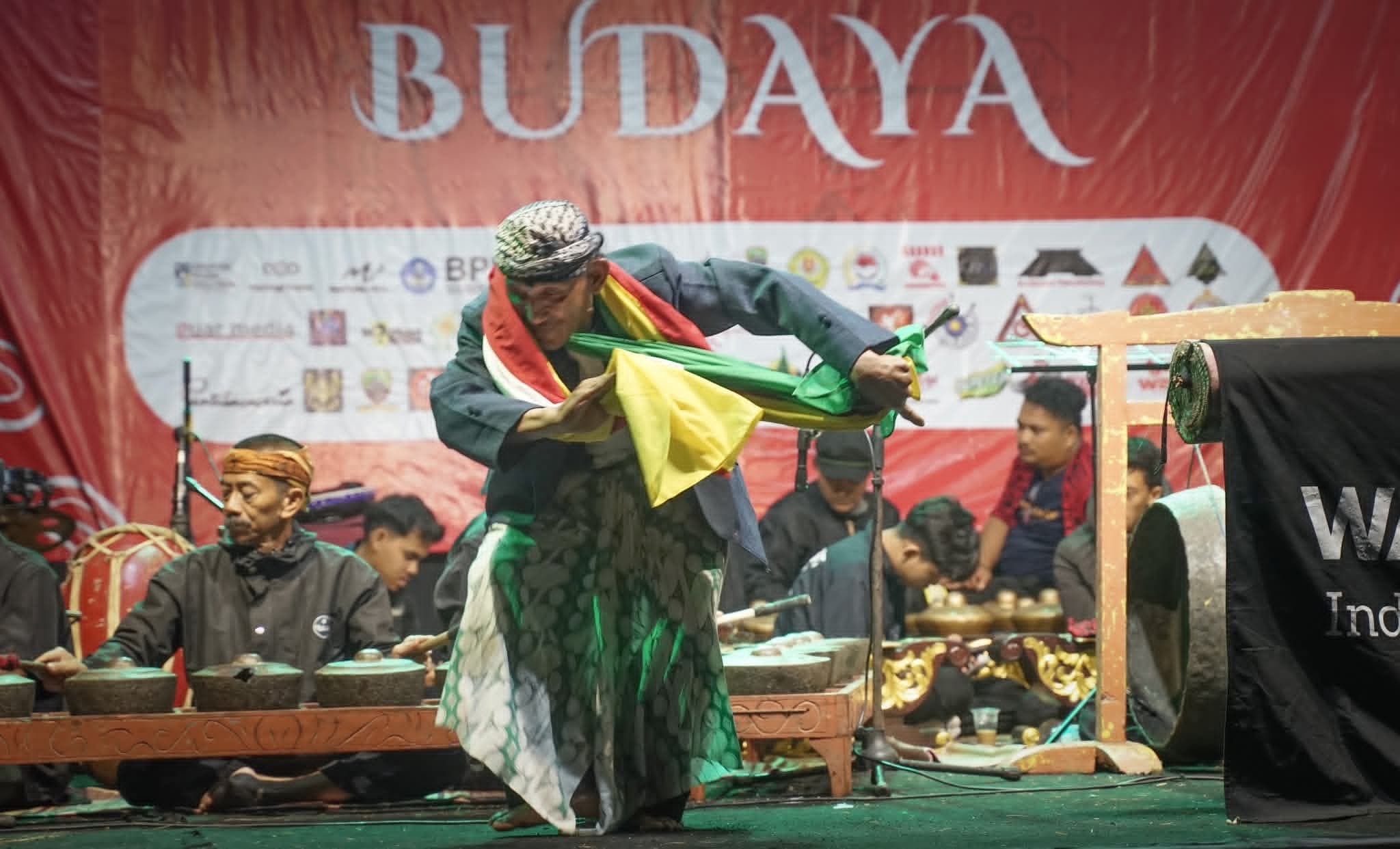 Koromong Cikubang: Harmoni Tradisi, Identitas Budaya Rancakalong