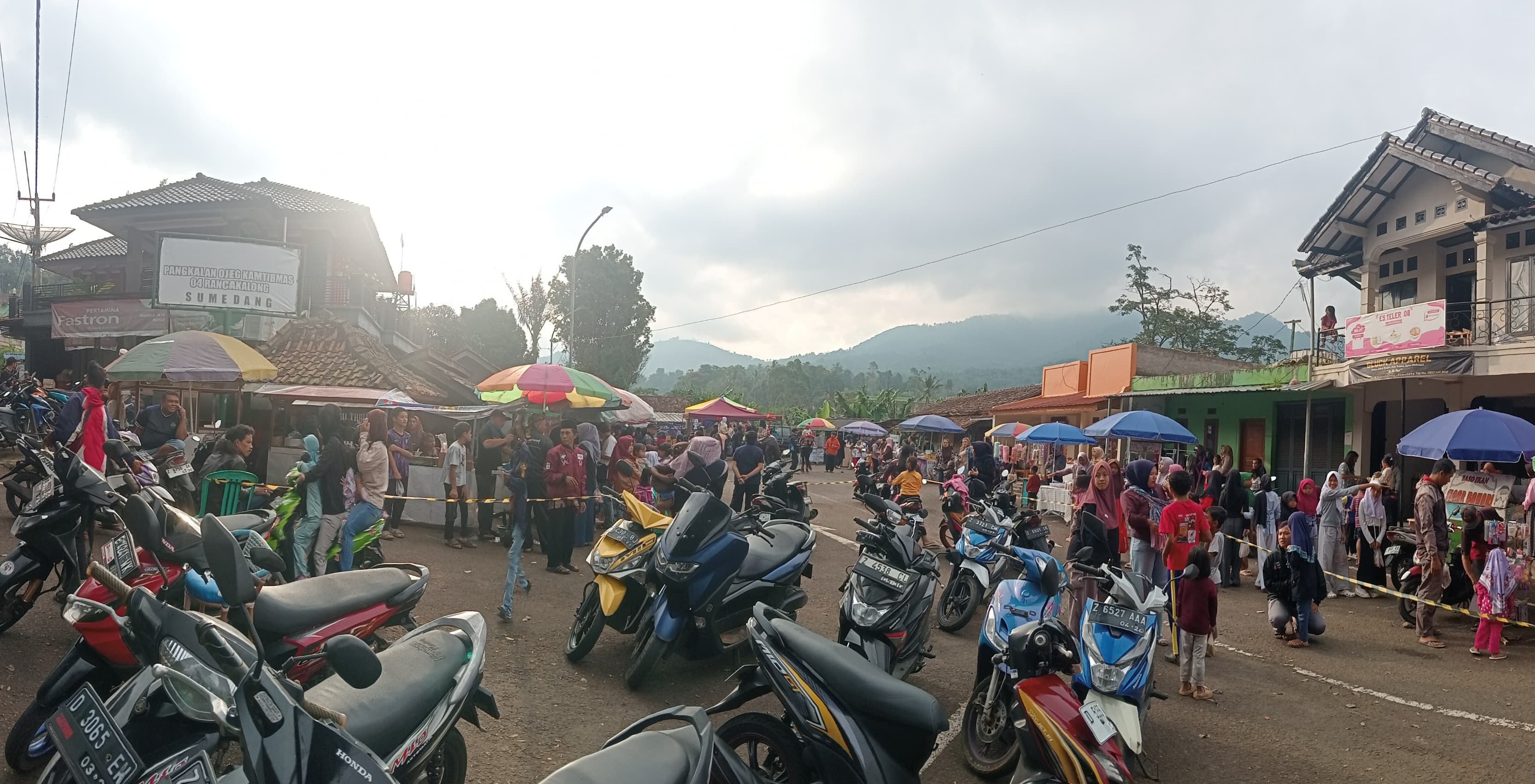 Pasar Ramadan Terminal Rancakalong: UMKM Bergeliat, Seni Kuda Renggong Mendominasi