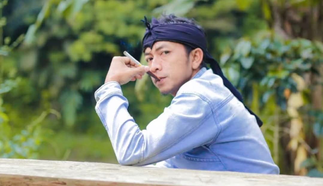 Naga Jadi Cacing: Carita Tato Paling Ngakak ti Paniisan