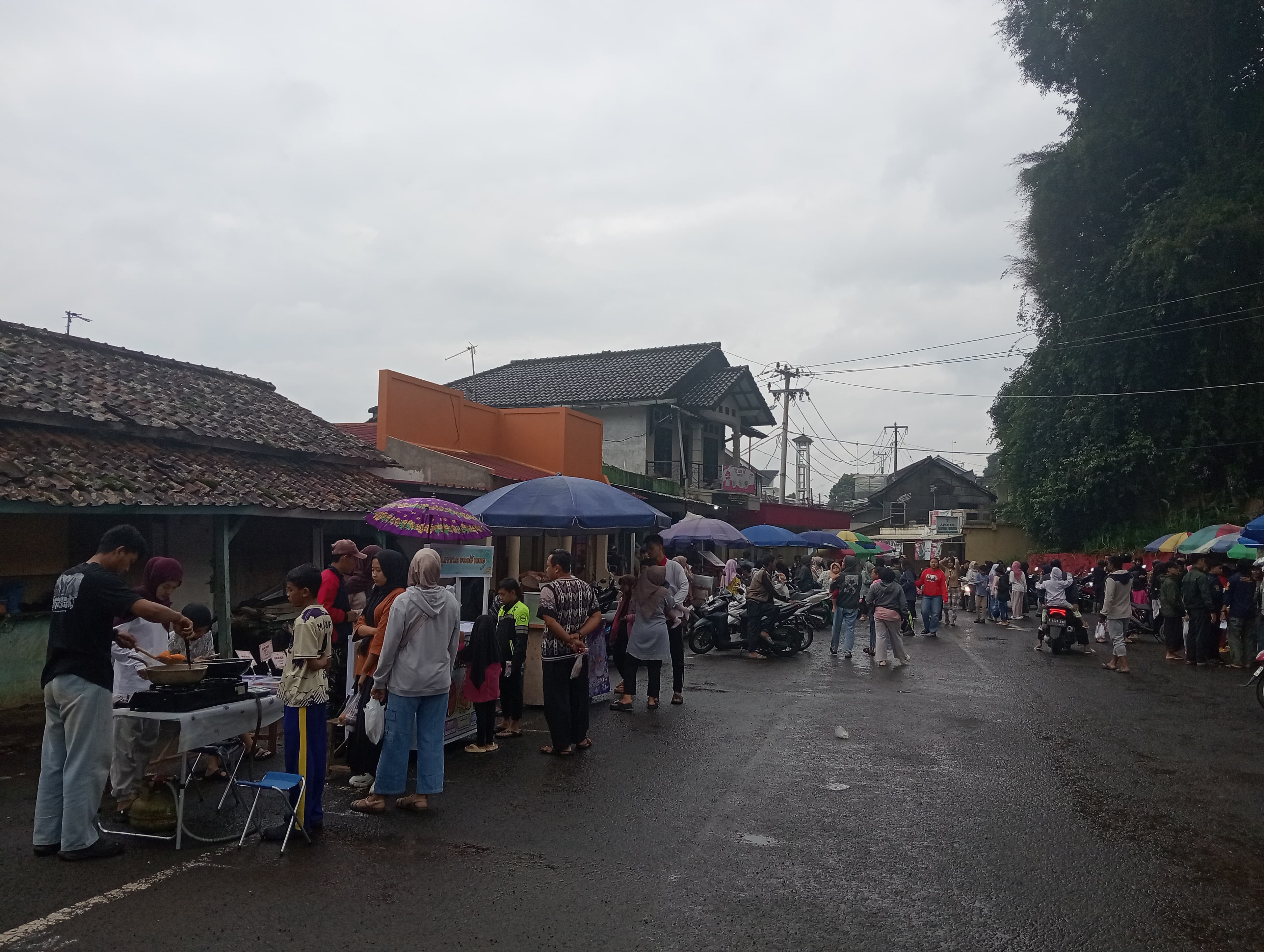 Pasar Ramadhan Karang Taruna Desa Rancakalong, Hidupkan UMKM Jelang Berbuka